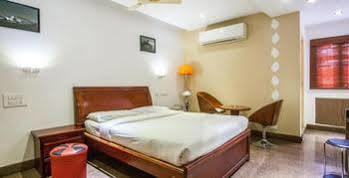 The Retreat Hotel Guduvancheri Ngoại thất bức ảnh